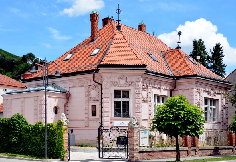 Knjižnica – Kulturni center Lendava – Lendvai Könyvtár és Kulturális Központ