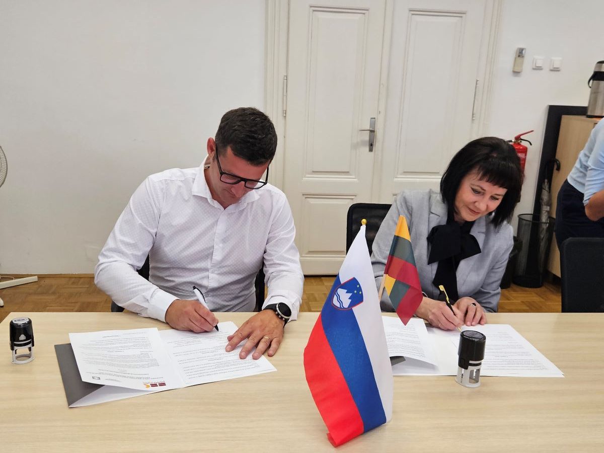 Podpis dogovora o sodelovanju med Združenjem splošnih knjižnic in Zvezo litovskih občinskih splošnih knjižnic
